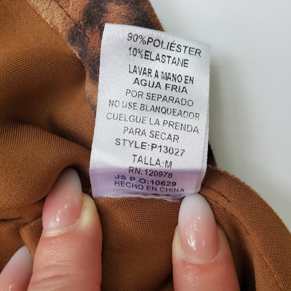 ENTRO Leopard Short/Skort EUC Size M - Picture 8 of 8